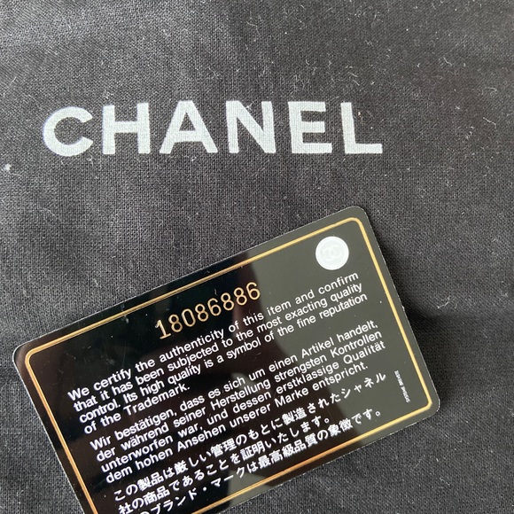 Chanel Small Quilted Boy Bag in Black Calfskin Leather [Authentic] - Picture 10 of 12